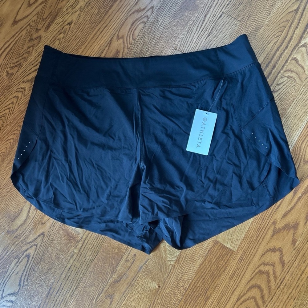 Athleta run with it short, nwt 3X